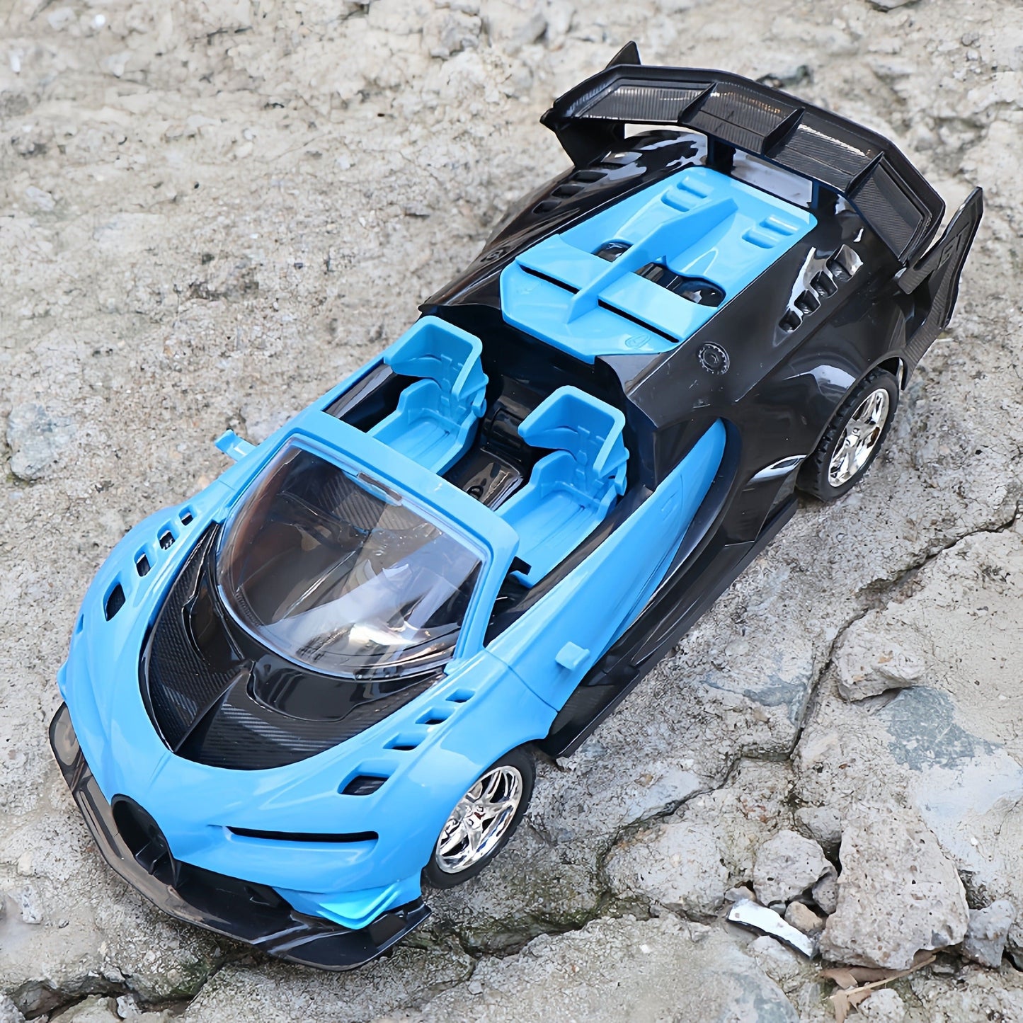 High-Speed 1:18 Scale Remote Control Racing Car